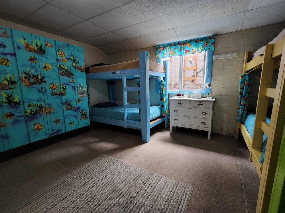 Inn the Clouds Hostel & Inn 51/75