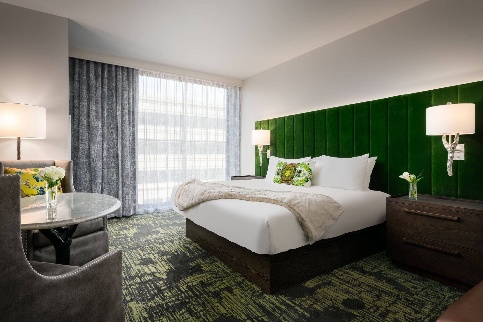 Studio, King Bed