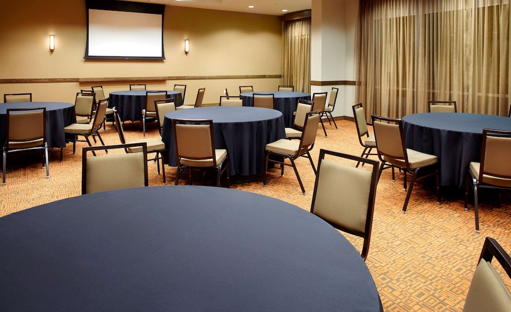 Hyatt House Denver Lakewood Belmar 34/42
