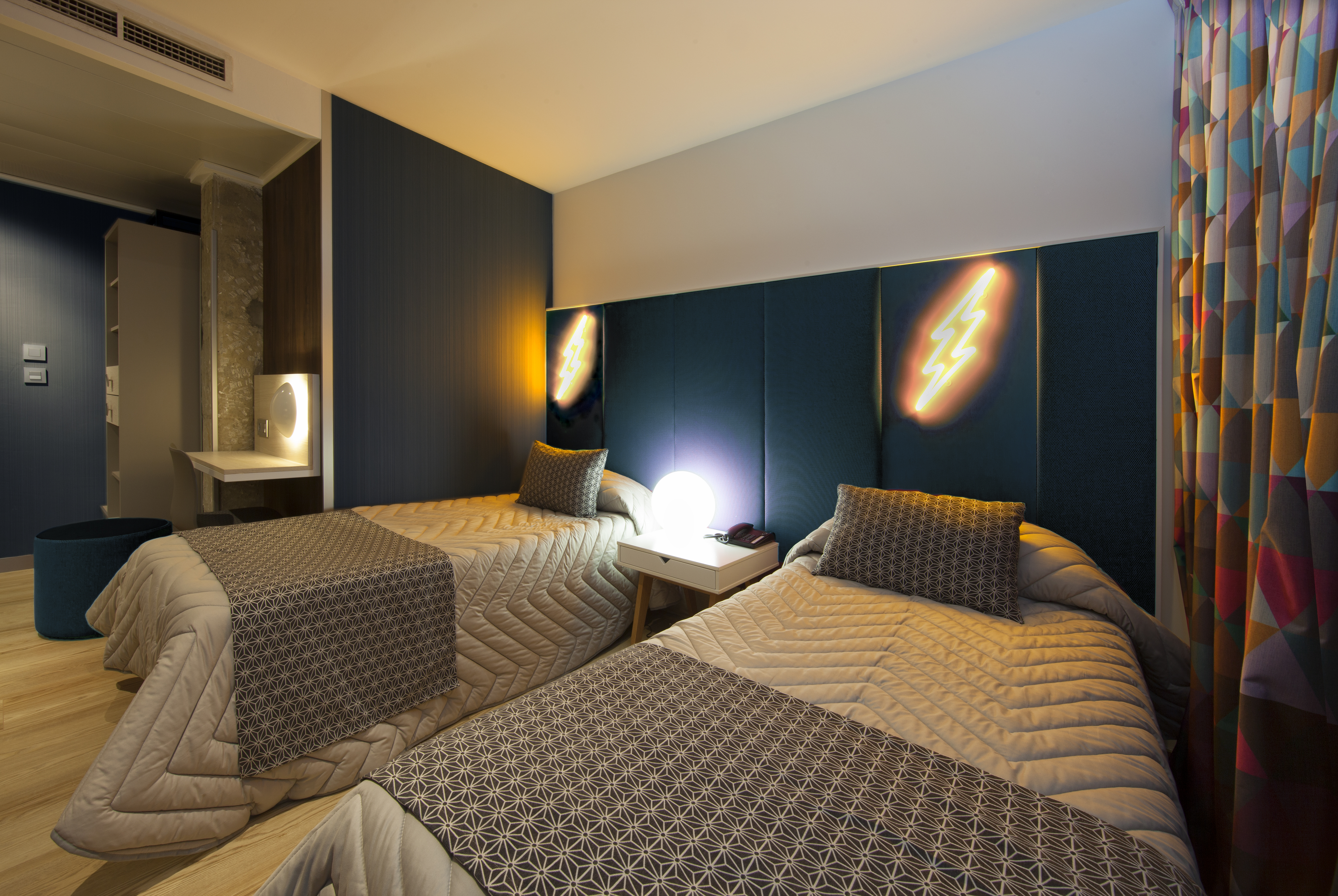 Room, Single