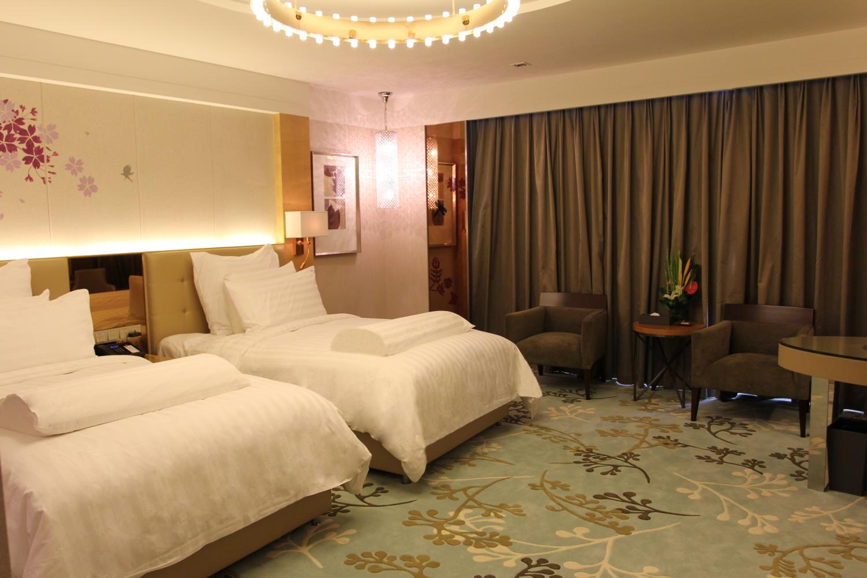 Deluxe, Twin Beds, Executive Level