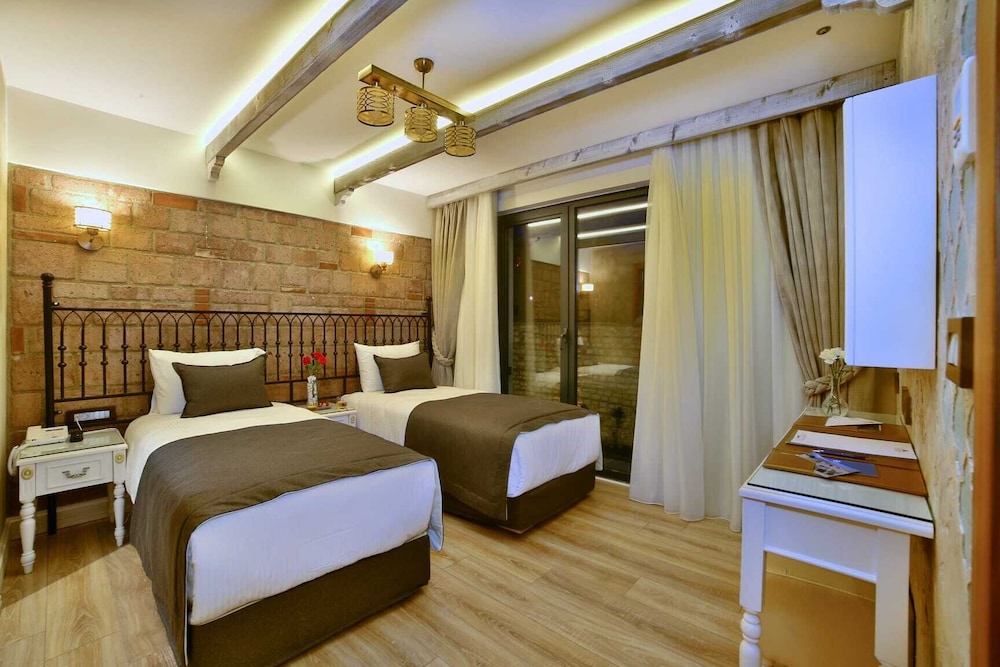 غرفة عائلية بإطلالة على الحديقة بغرفتي نوم، Yilsam Sultanahmet Hotel 2/3