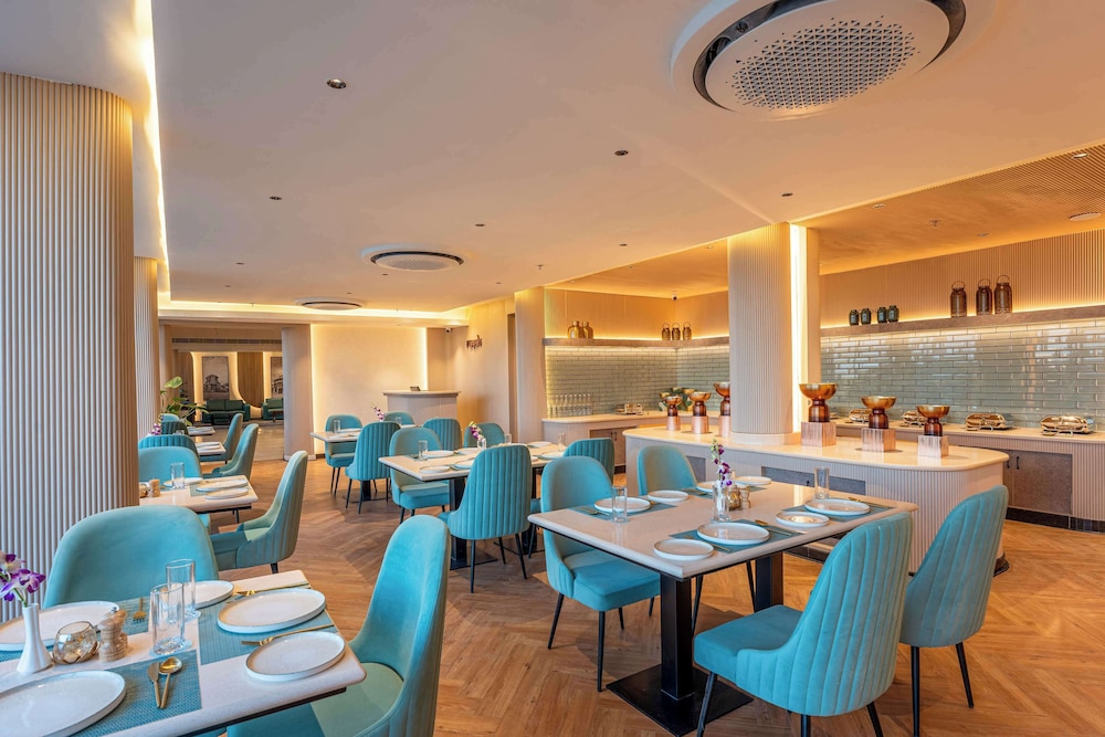 Park Inn & Suites by Radisson Bengaluru Yelahanka 46/50
