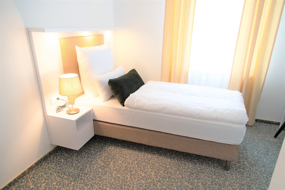 Amplidi Hotel Hannover 6/23