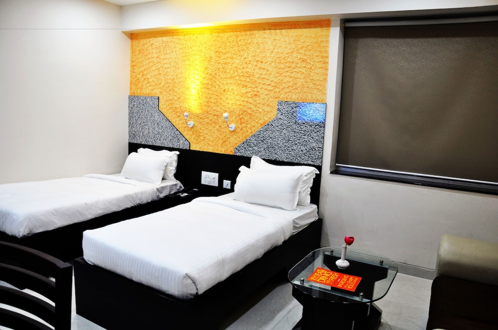Savera A Business Luxury Hotel 10/26