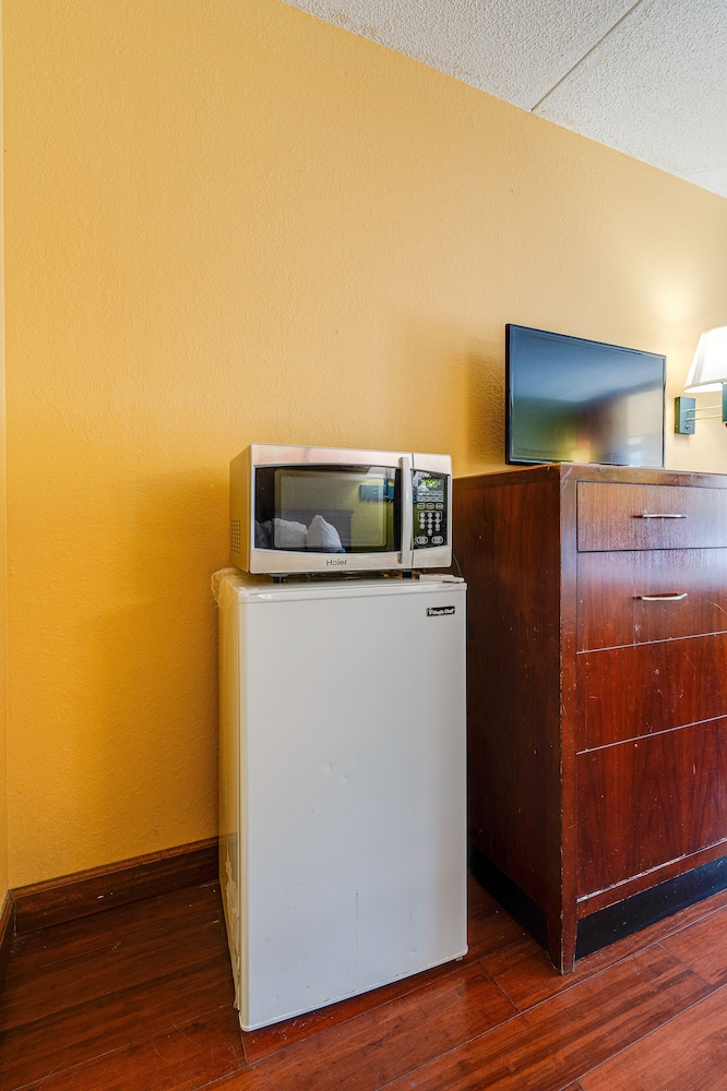 Days Inn by Wyndham Nashville Saint Thomas West Hospital 32/46