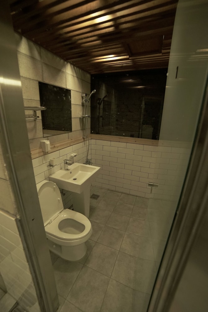 MALE DORM, 4 BEDS
