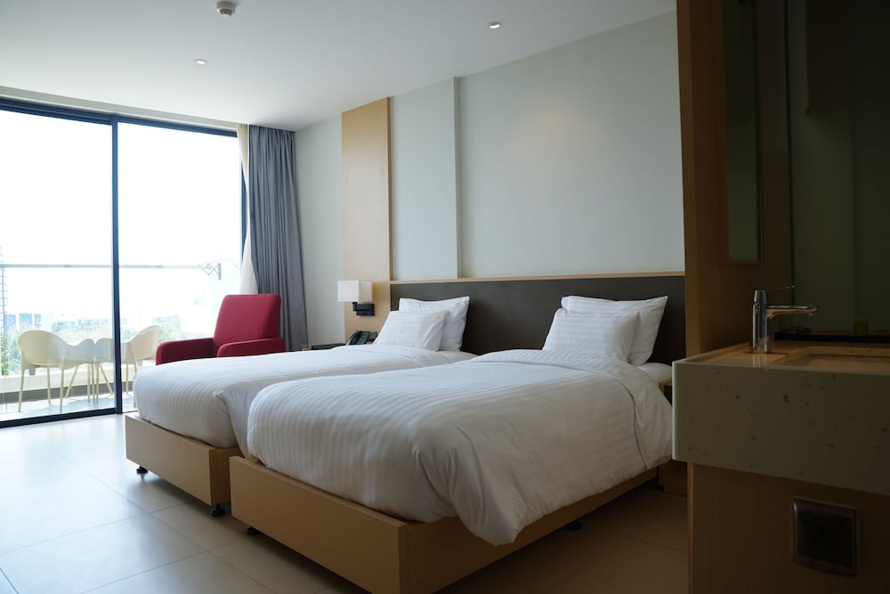 The Empyrean Cam Ranh Beach Resort 23/57