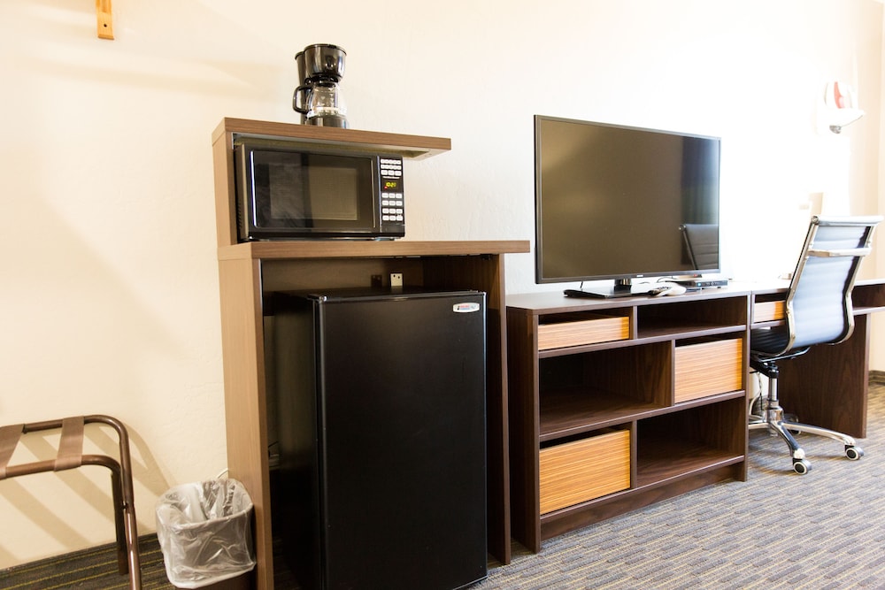 Super 8 by Wyndham Wickenburg AZ 25/32