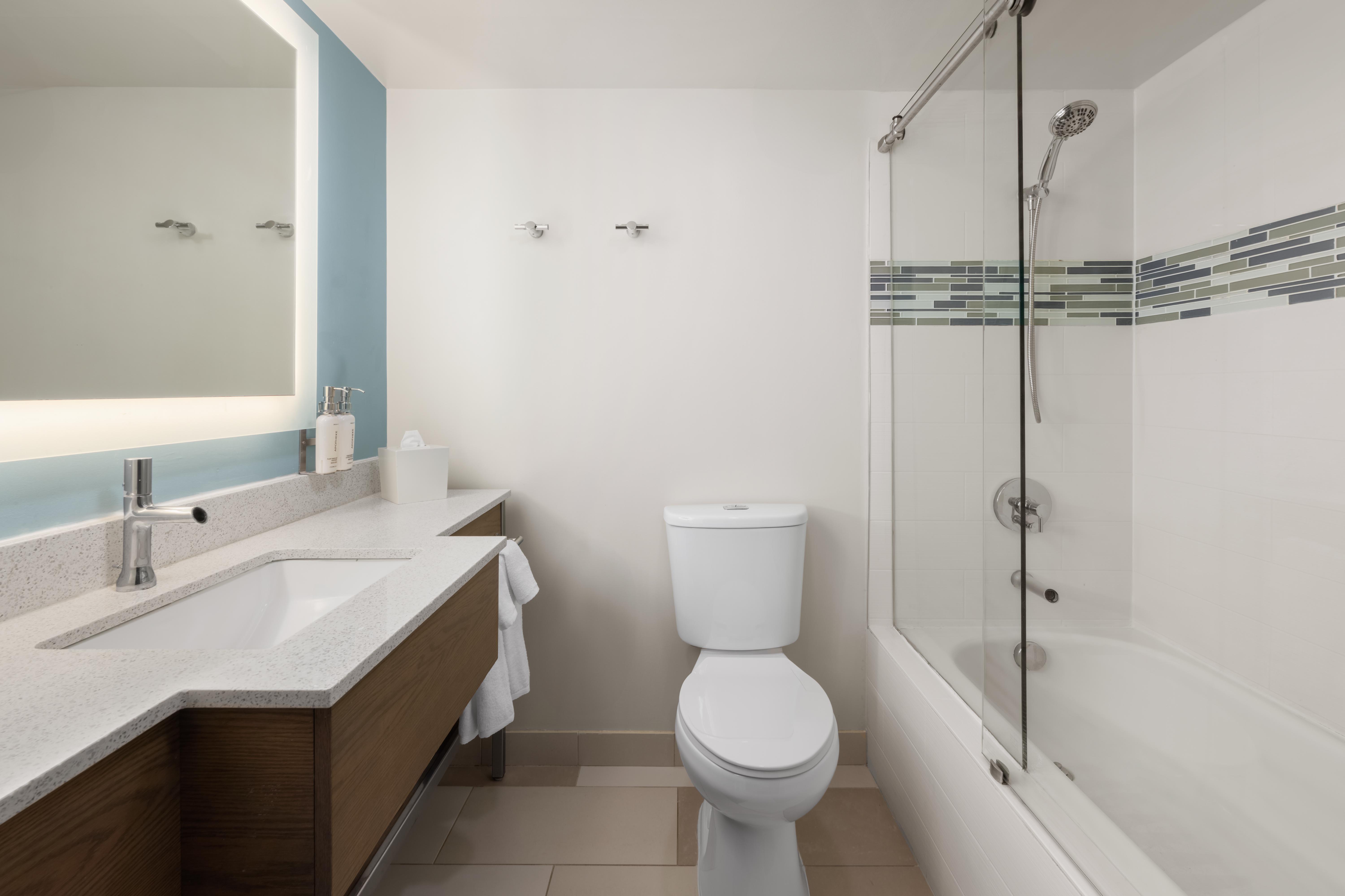 غرفة بسرير كوين لذوي الإعاقة، EVEN Hotel Rockville Washington DC Area 5/6