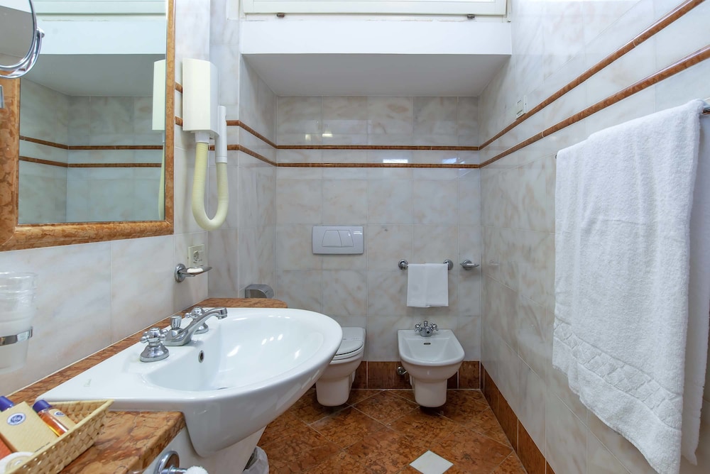 Versilia Palace Hotel 43/44