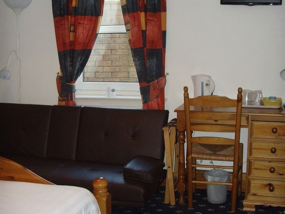 Twin Lions Hotel 4/51