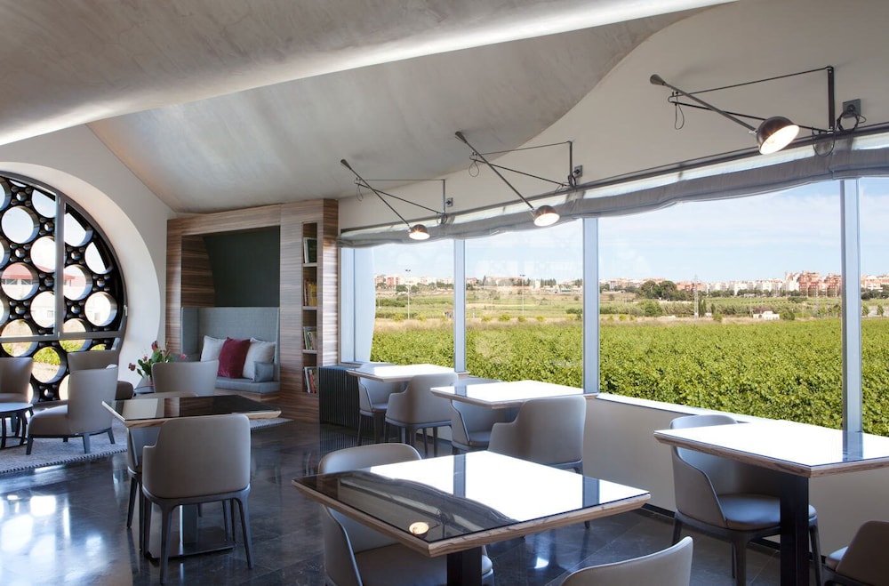 Cava Hotel Mastinell 52/68
