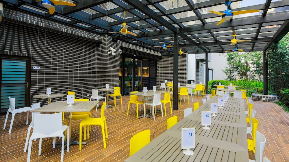 Holiday Inn Express Taichung Fengchia 40/51