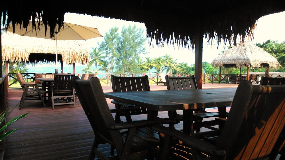 Beachfront Resort 28/50
