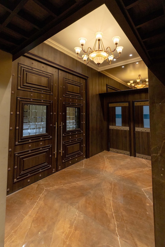 West End Hotel 10/70