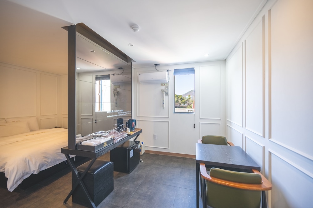 B&F Hotel 21/30