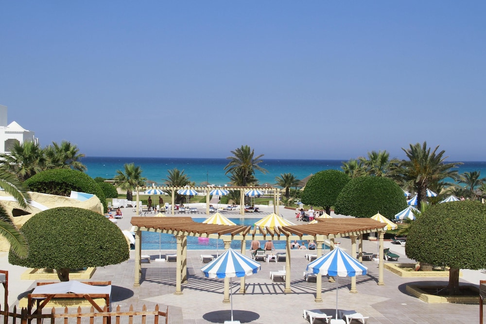 Thapsus Beach Resort 36/48