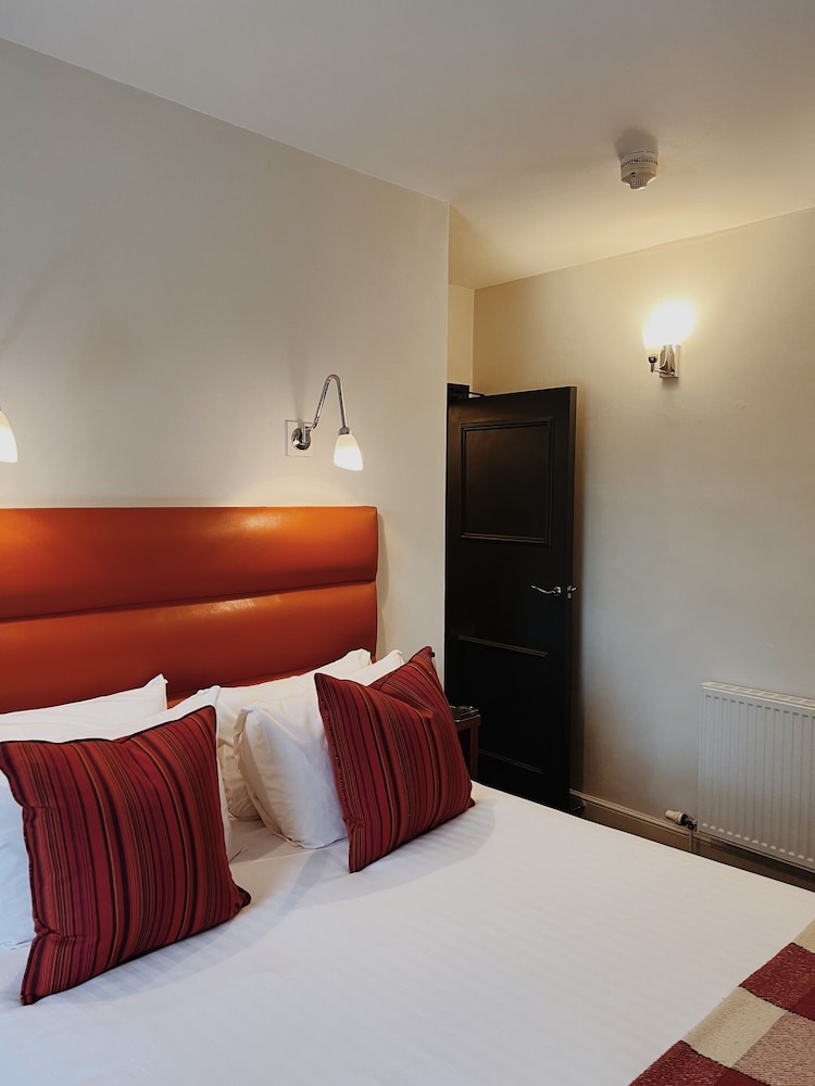DELUXE, QUEEN BED