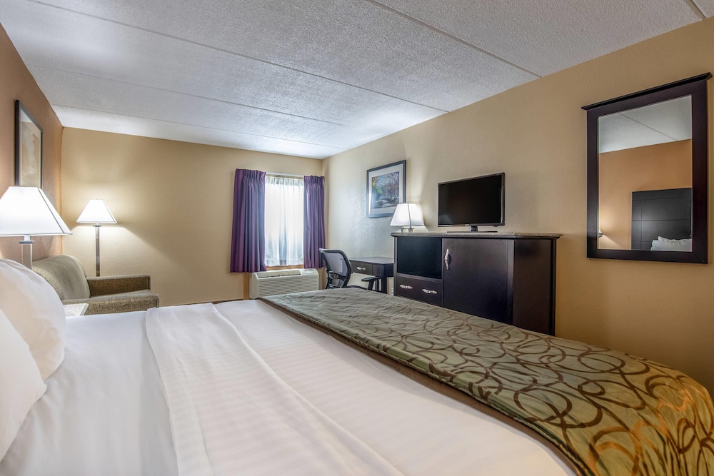 Quality Inn Tully I-81 32/61
