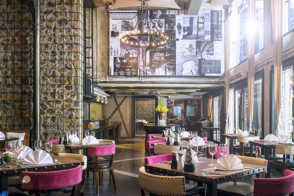 restaurant cafeteria