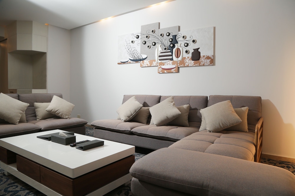 OPAL HOTEL 33/50