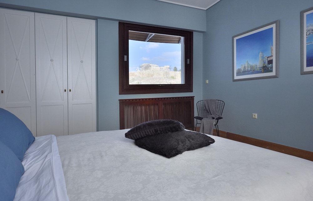 Karyatis Luxury Maisonette By K&K 14/50