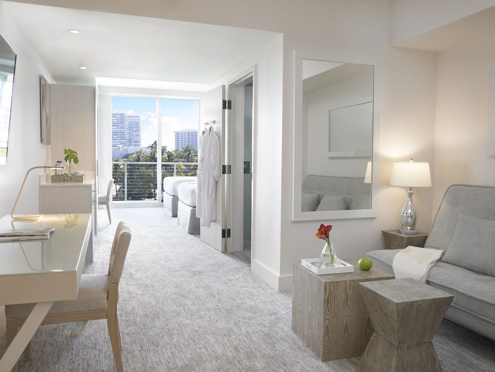 Grand Beach Hotel Bay Harbor 50/64