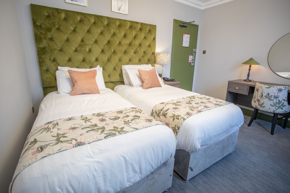 DELUXE, TWIN BEDS