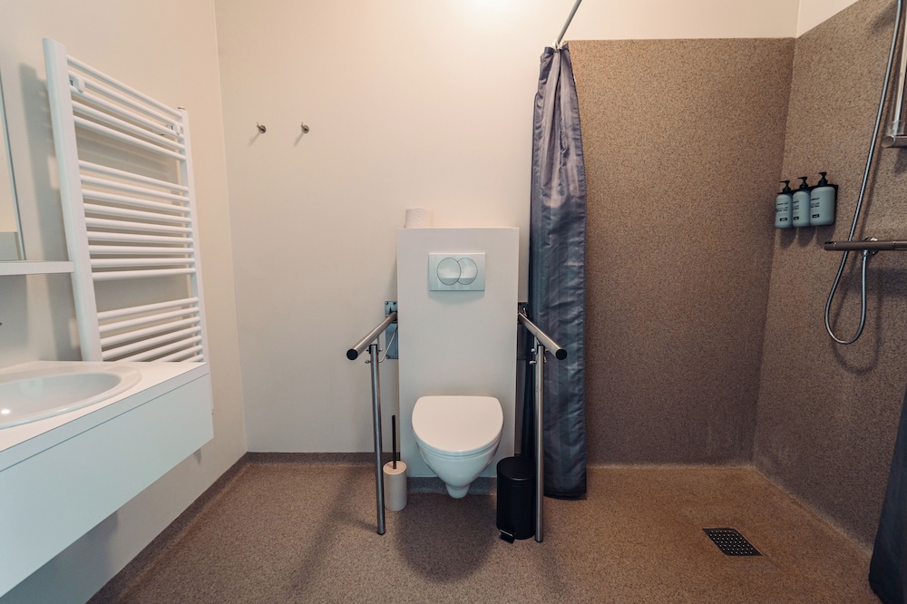 GEO HOTEL GRINDAVIK 50/50