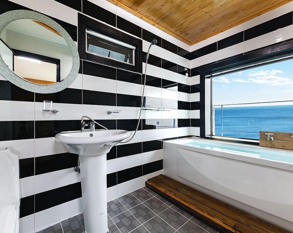 Namhae Santorini N Pension 17/50