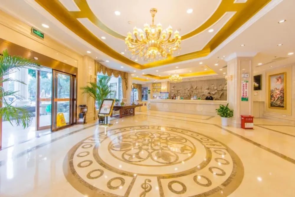 Vienna Hotel (Guilin Jichang Road Rongshan) 8/40