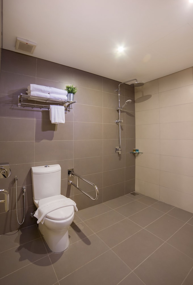 Riccarton Capsule Hotel 24/26