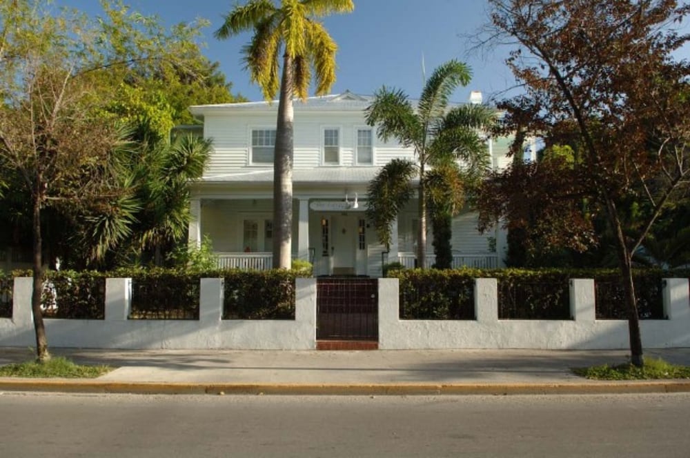 Amsterdams Curry Mansion Inn 7/72