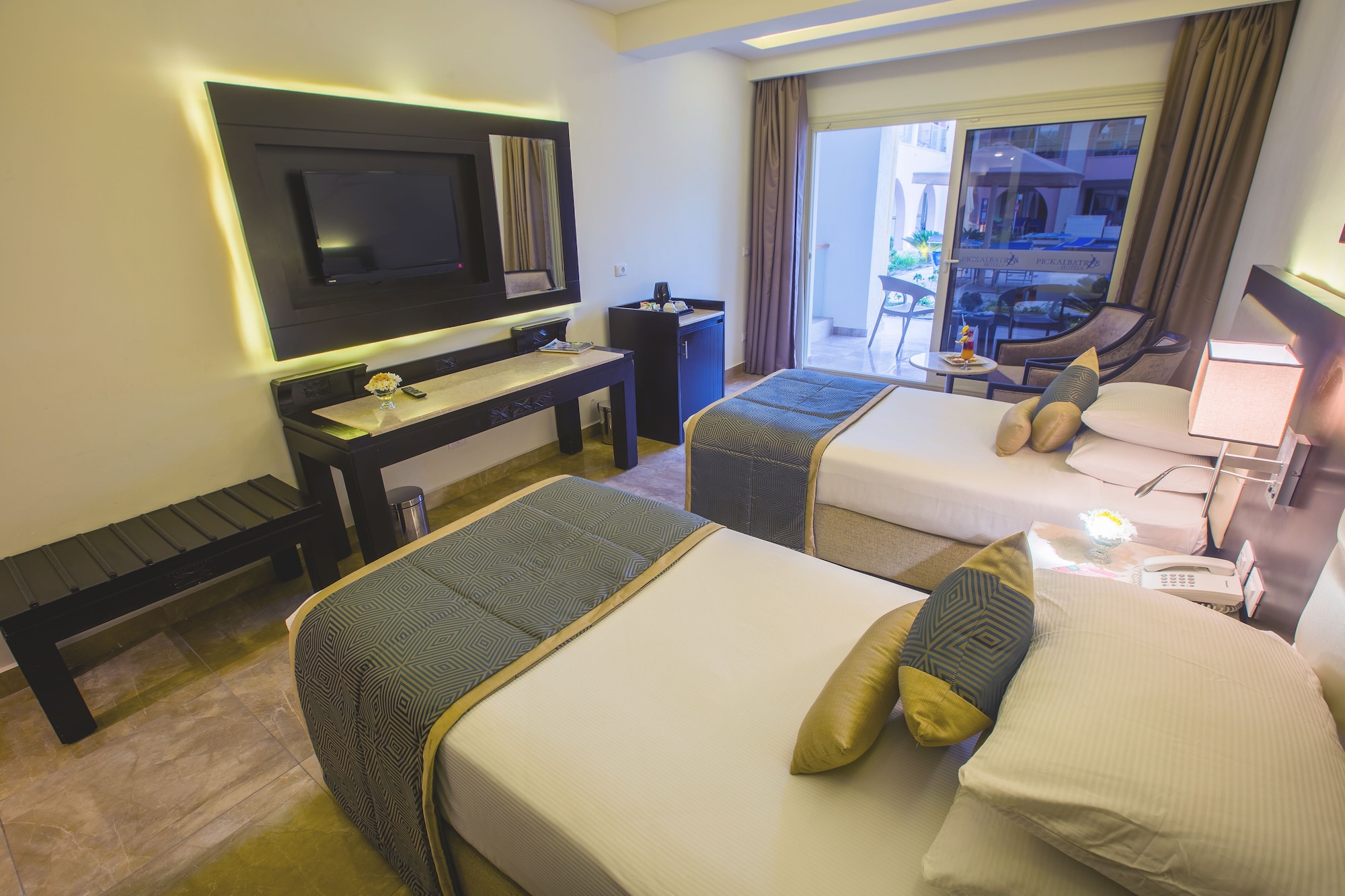 غرفة ديلوكس بسرير كينج، Pickalbatros Alf Leila Wa Leila Resort - Neverland Hurghada 4/6