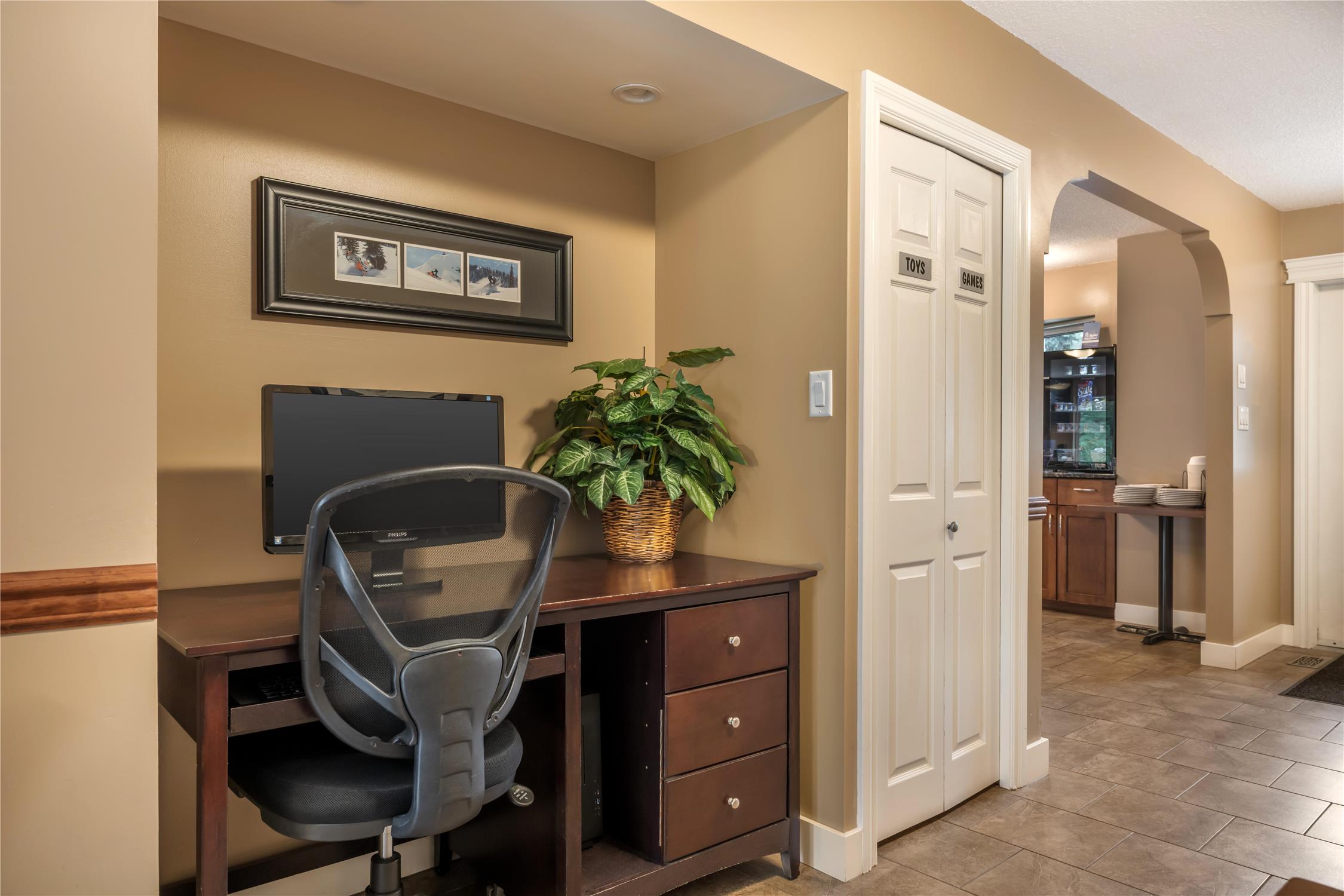 Best Western Sicamous Inn 21/30