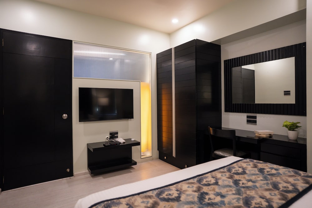 AR Suites Fontana Bay 24/39