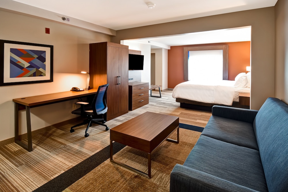 Holiday Inn Express Suites Schererville 38/57