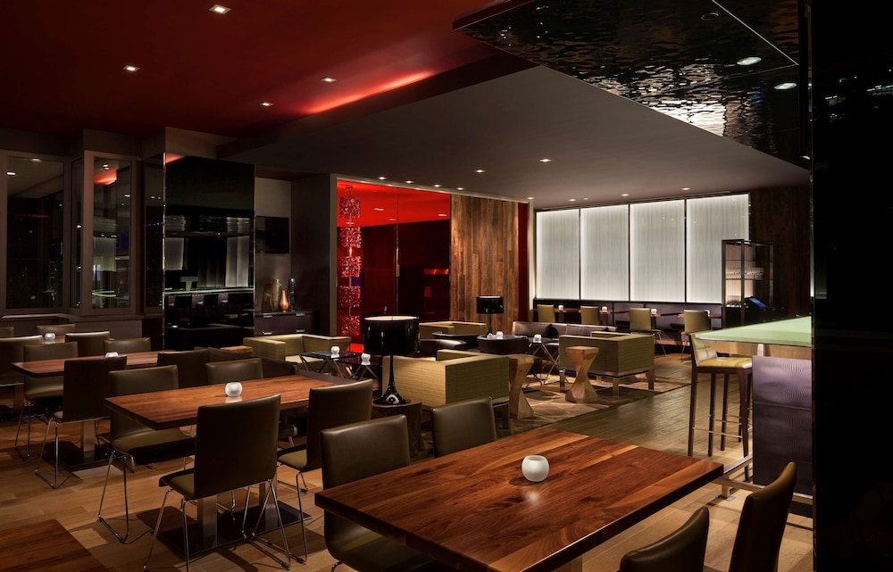 HYATT REGENCY VANCOUVER 45/72