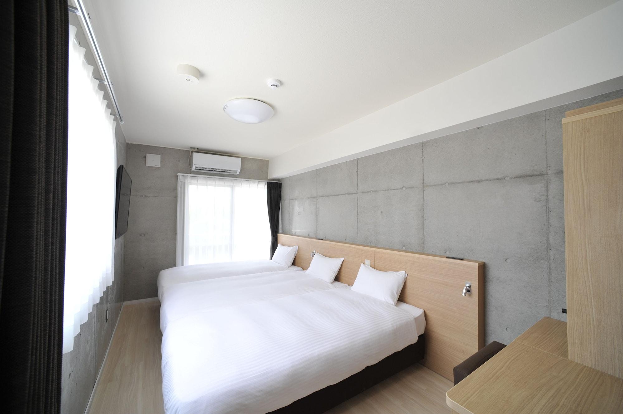 Room, Triple