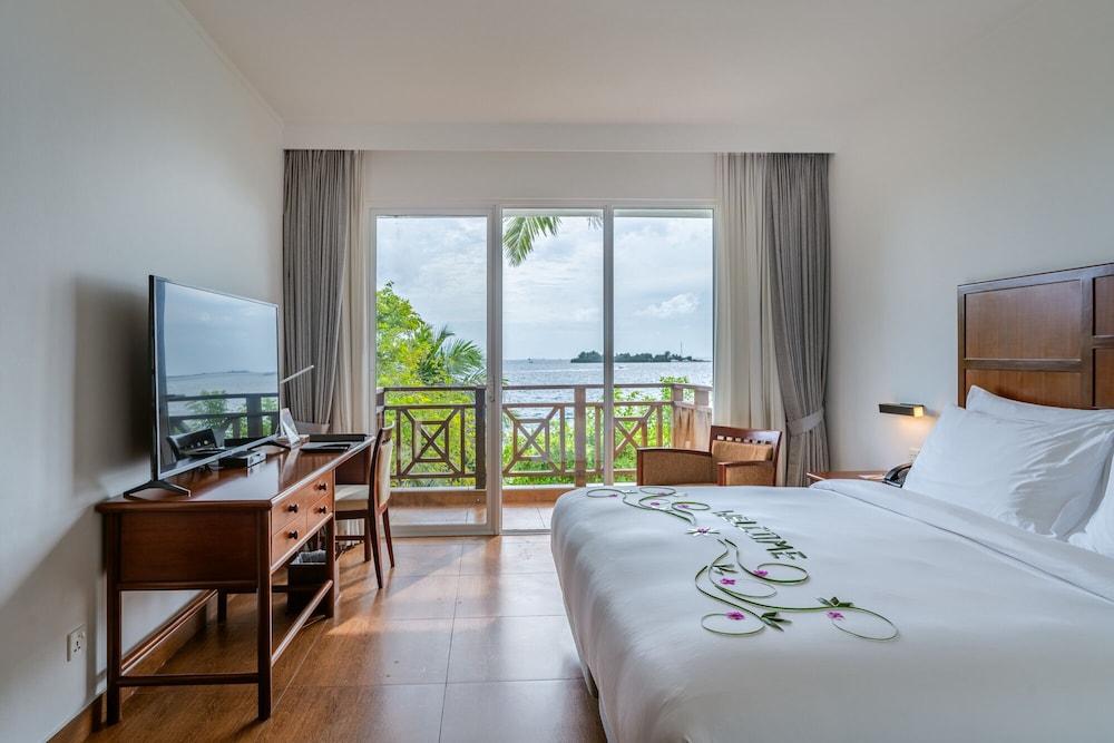 HULHULE ISLAND HOTEL 15/55