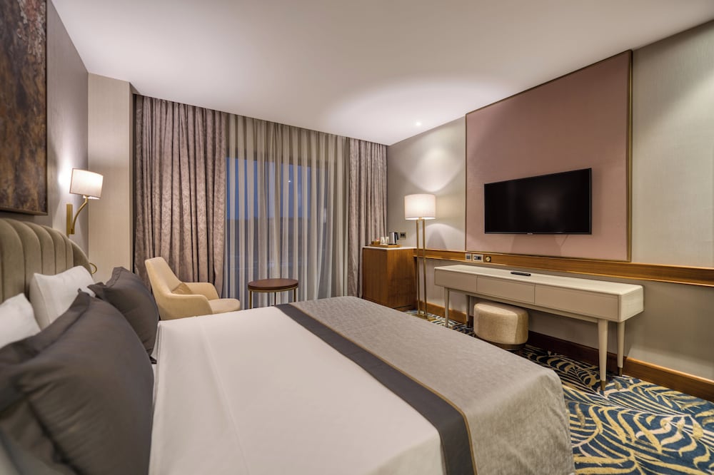 غرفة عائلية بسريرين منفصلين وسرير كينج بإطلالة على الجبل، BN Hotel Thermal & SPA Mersin 4/9