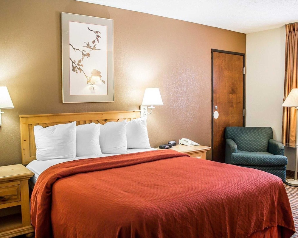 Quality Inn Elyria 9/35