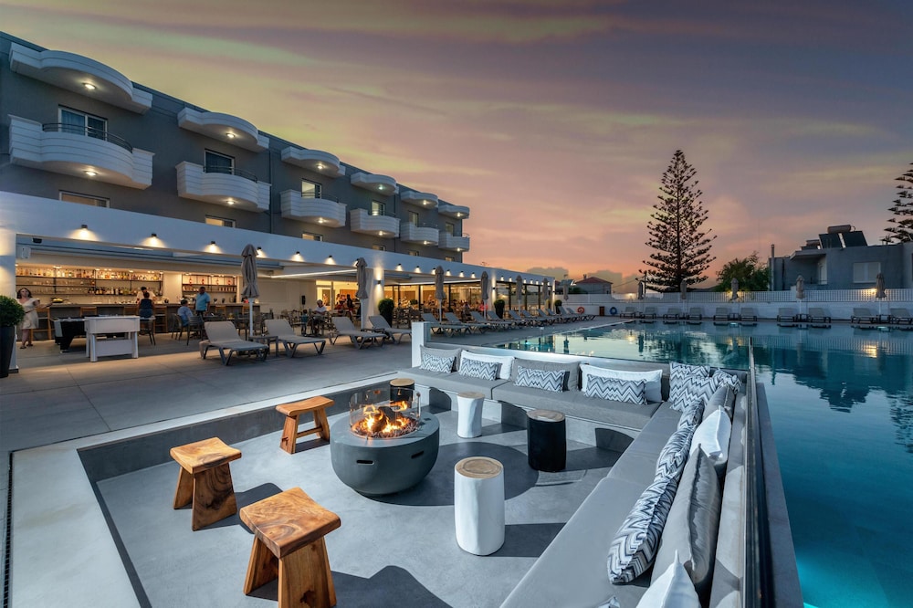 Dore Hotel 43/50