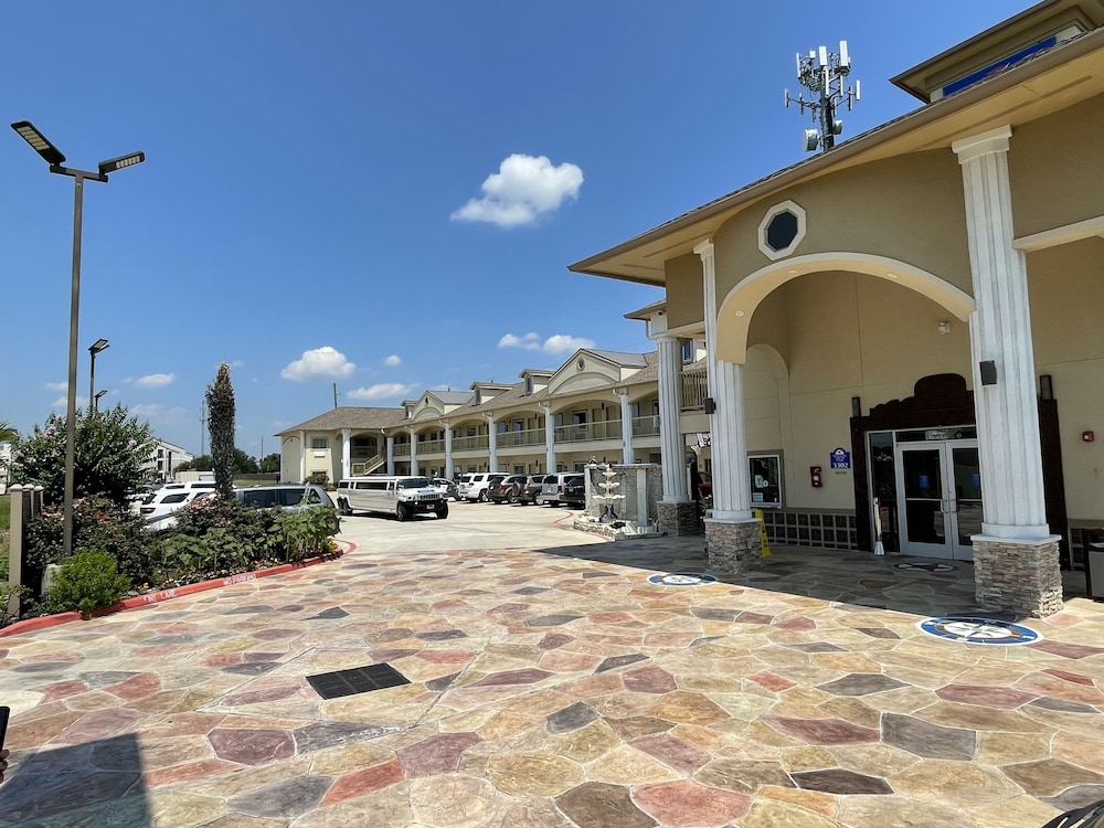 Americas Best Value Inn Suites Houston/Hwy 6 Westpark photo2