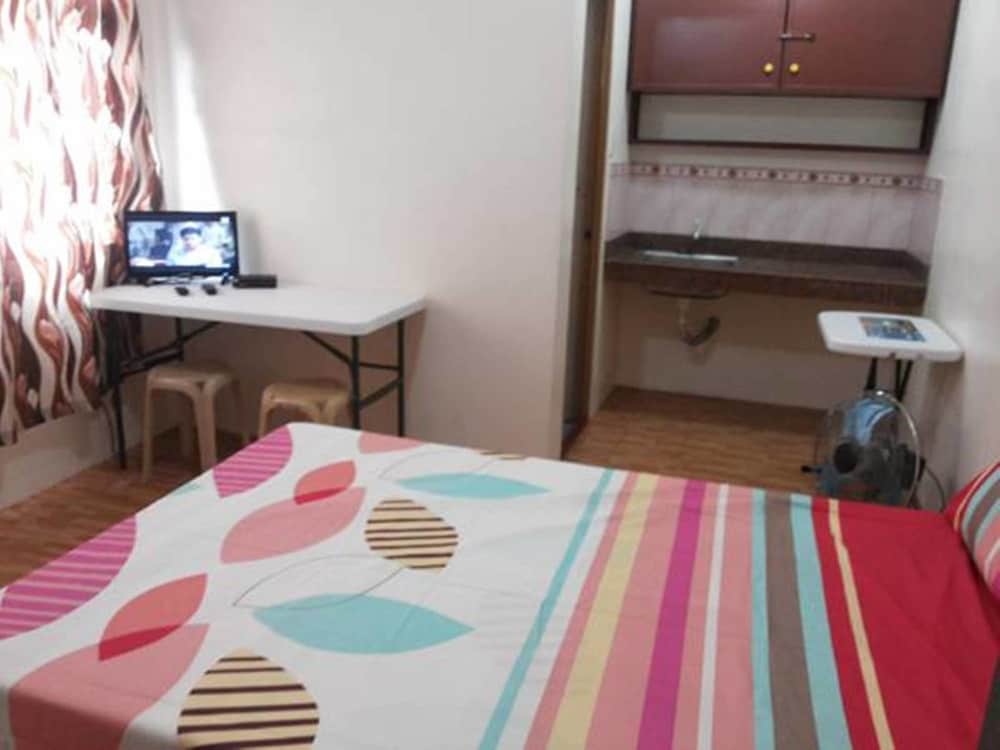 Budget Studio Unit In Makati 8/38