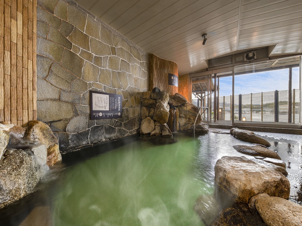 Yukai Resort Premium Koshinoyu 24/50