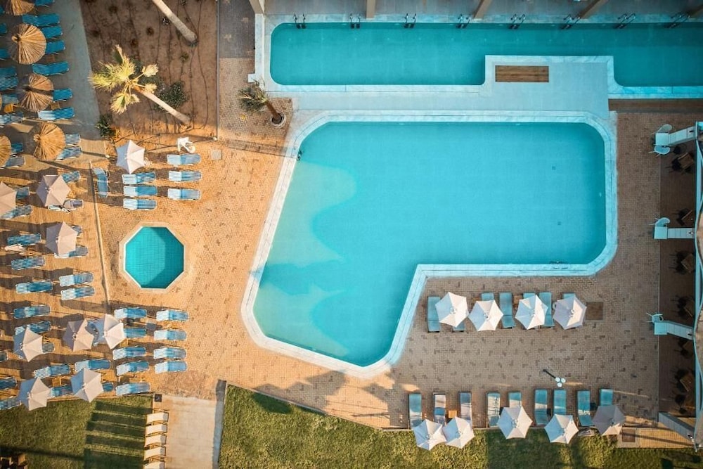 Malia Bay Beach Hotel And Bungalows 48/71