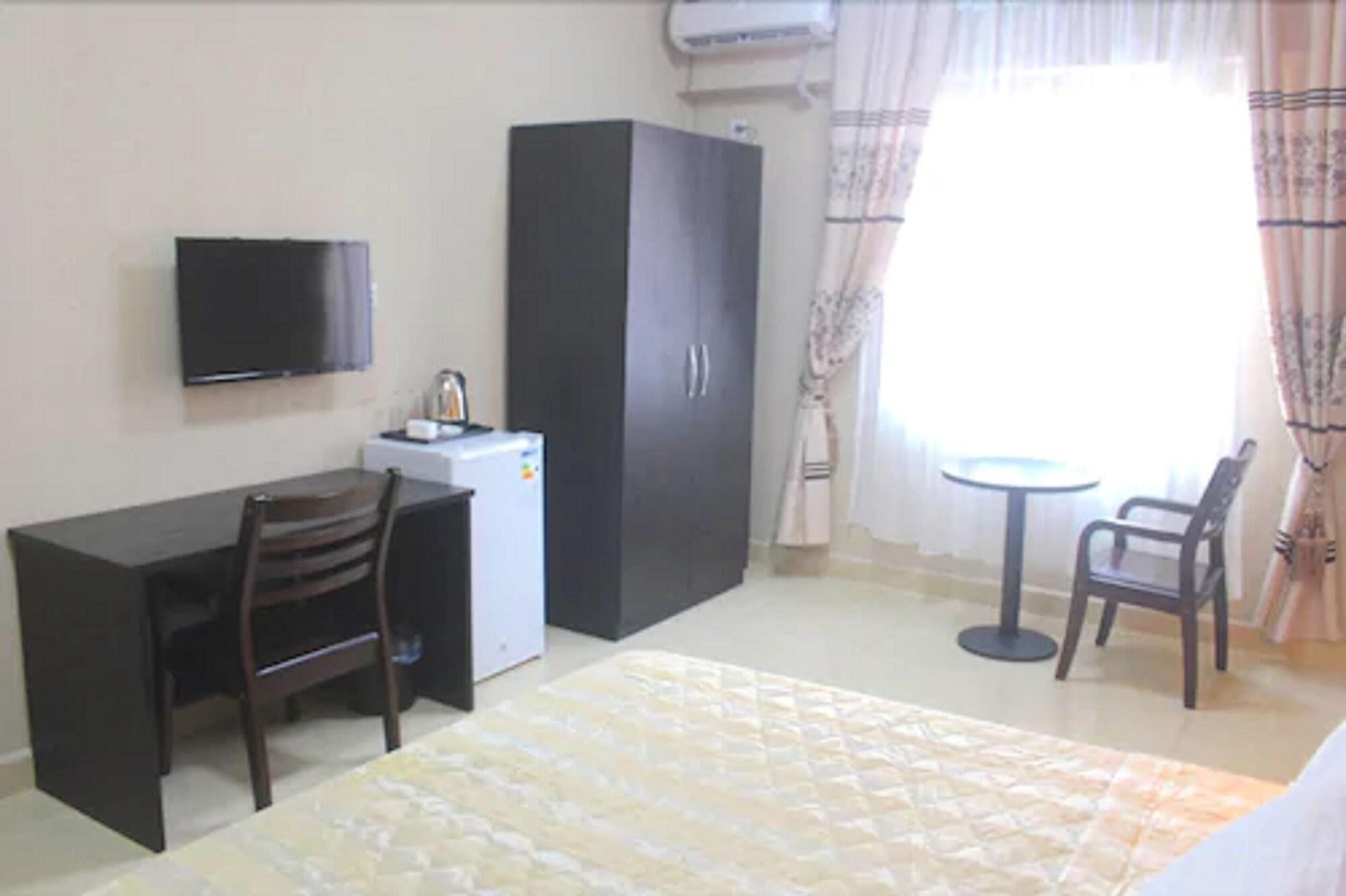 Corina Hotel 24/24