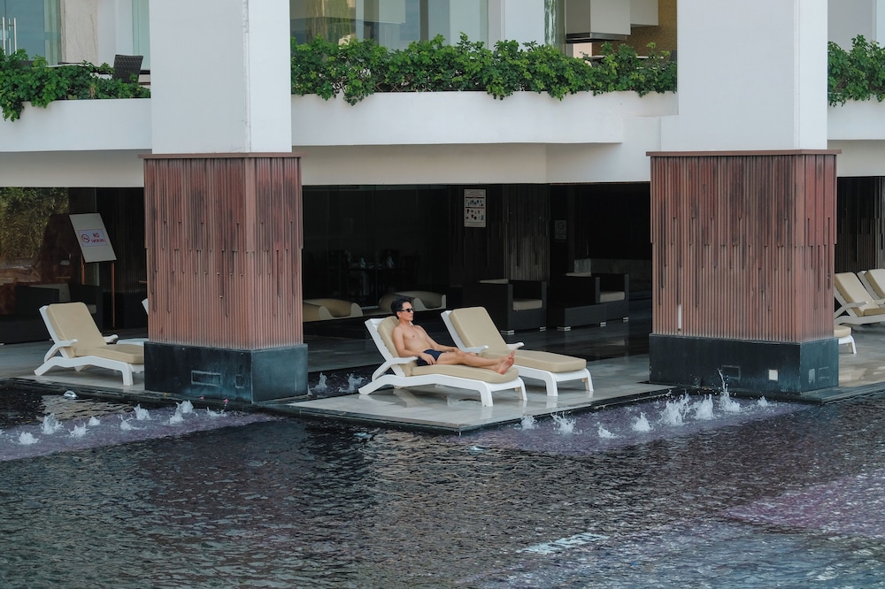 Royal Cliff Grand Hotel 30/65